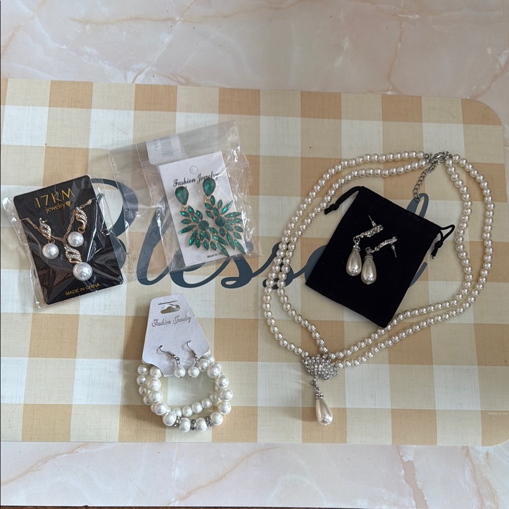 17KM and more fashion jewelry sets. You get them all in this bundle.